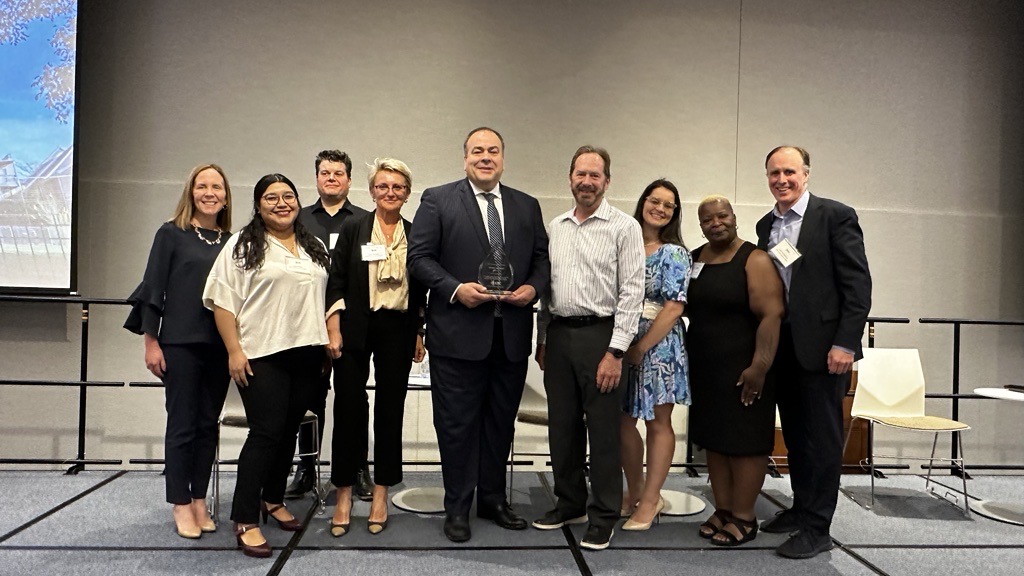 photo of staff receiving award